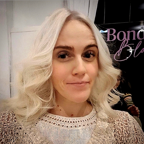 Meet your Posher, Natasha - Picture 3 of 8